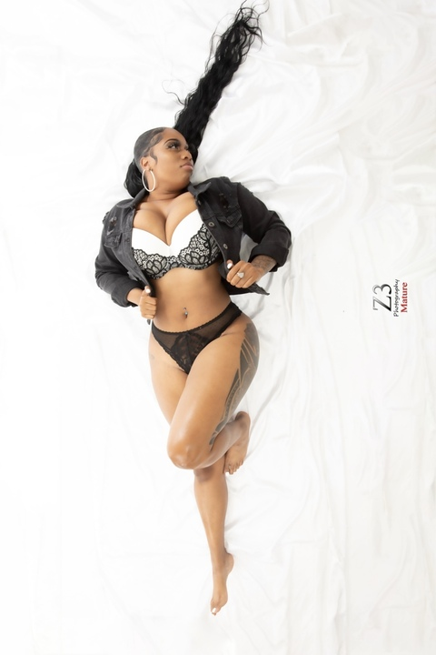 Image d'en-tête OnlyFans prettyshonda12