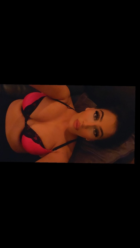 Immagine di copertina OnlyFans queeenbeexxx