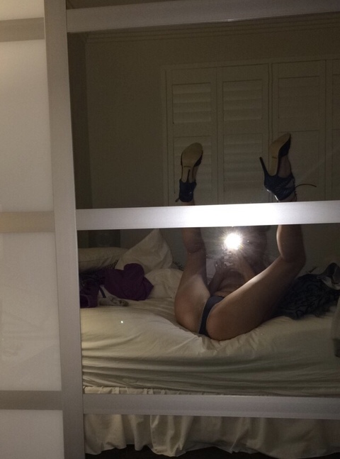 OnlyFans üst resmi queencharlee