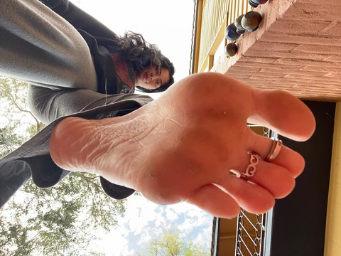 OnlyFansヘッダー写真 queengsoles