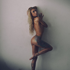 ओन्लीफैंस प्रोफाइल चित्र rawrsaysdinosaur