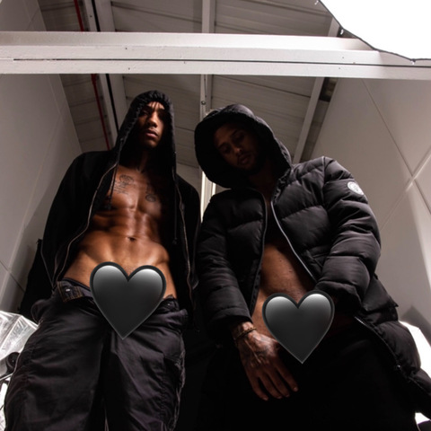 OnlyFans üst resmi redroarz