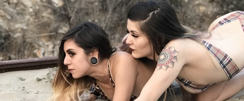 OnlyFans हेडर तस्वीर rissaarose