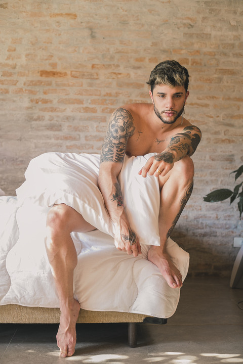 Gambar header OnlyFans robisramires