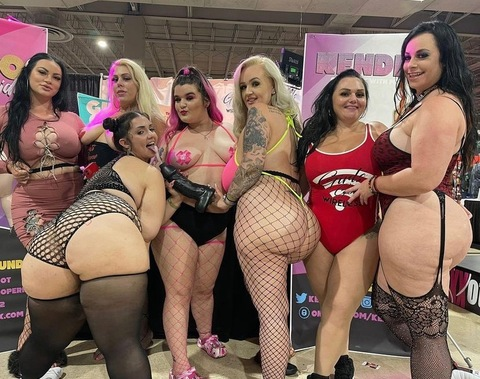 OnlyFans üst resmi rose_d_kush