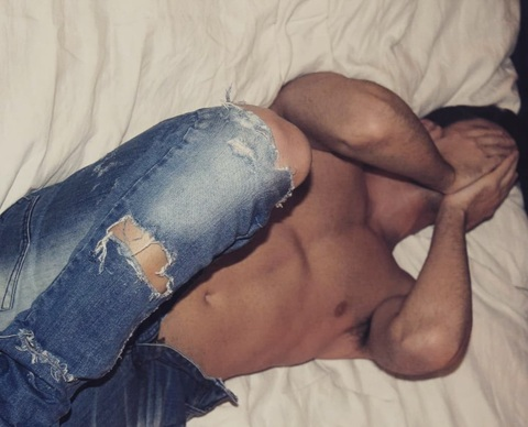 OnlyFansヘッダー写真 santomebruno