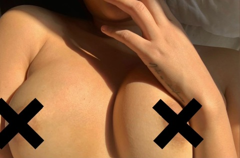 Gambar header OnlyFans sassynicox