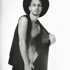 ओन्लीफैंस प्रोफाइल चित्र scarletadamsdragqueen