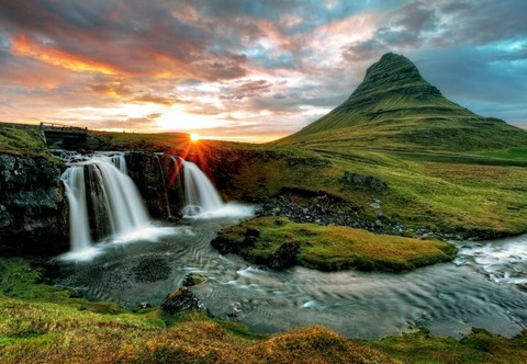 Снимка на заглавие на OnlyFans shaped_by_this