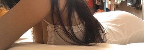 OnlyFansヘッダー写真 shezelada