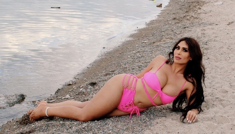 OnlyFans üst resmi shiraz_karam