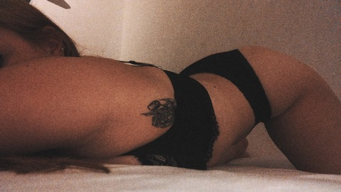 Gambar header OnlyFans sillivanilli