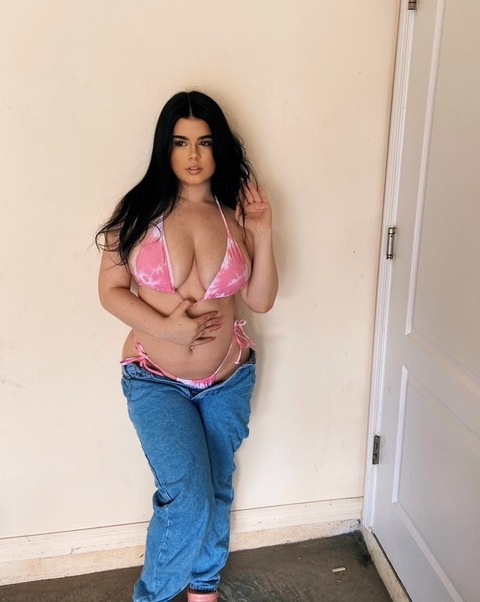 OnlyFans üst resmi sneakyjuulia