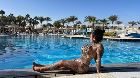 OnlyFansヘッダー写真 stifflersmomofficial