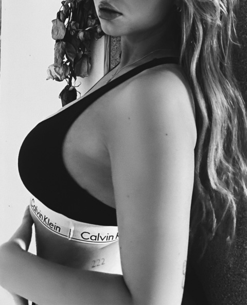 OnlyFans üst resmi sugarheidibeibi