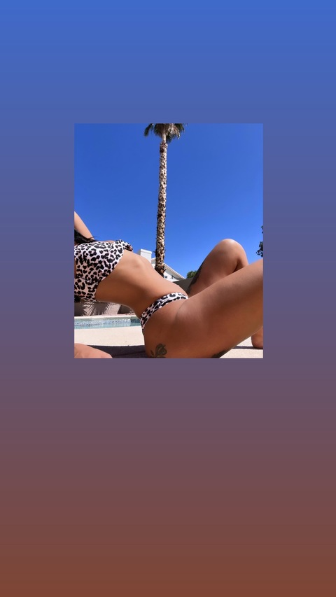 OnlyFans üst resmi sweet.skye_baby