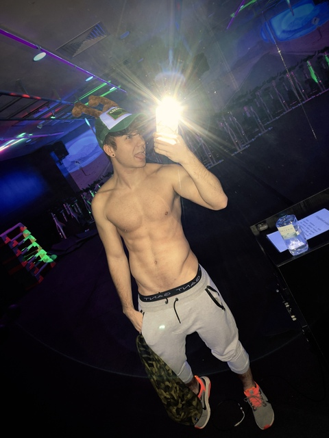 Изображение шапки OnlyFans szabyest