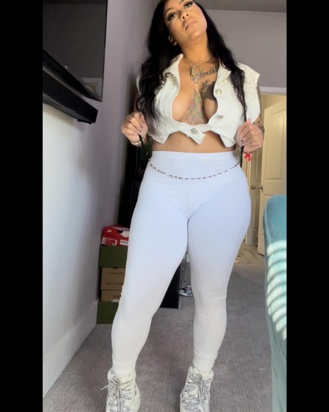 OnlyFans üst resmi thedivineb