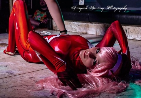 OnlyFans kopafbeelding theravendoll