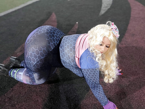 OnlyFans header picture thicksnoww