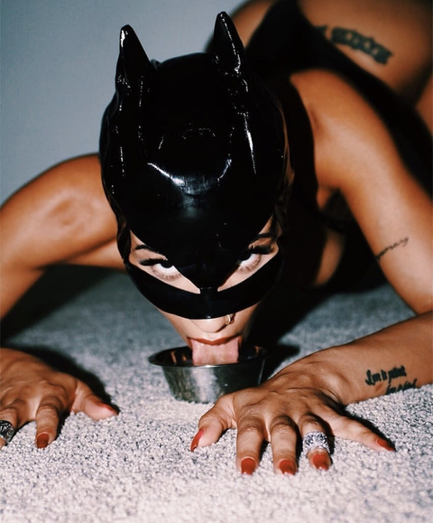 Снимка на заглавие на OnlyFans tiahlarosa