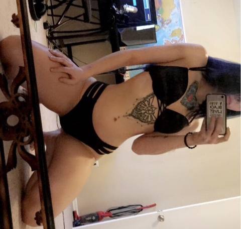 Imagen de encabezado de OnlyFans de triforce_tomnook