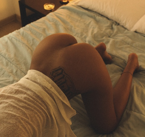 Immagine di copertina OnlyFans tropicaldelirium