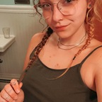 OnlyFansのプロフィール写真tryppinhippie