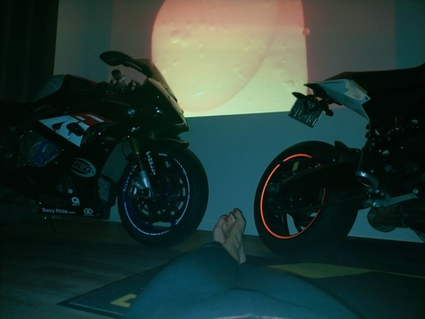 Gambar header OnlyFans twowheelsandaponytail