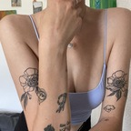 OnlyFansのプロフィール写真usemeforyourmessylove