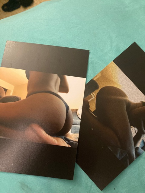 OnlyFans 헤더 사진 venellyonis