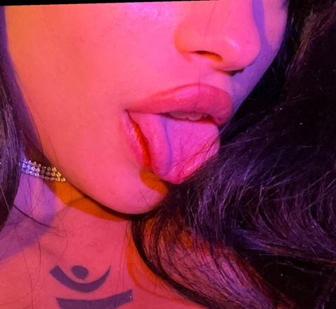 Снимка на заглавие на OnlyFans voulaire