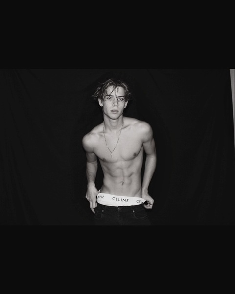 Image d'en-tête OnlyFans waudaslong