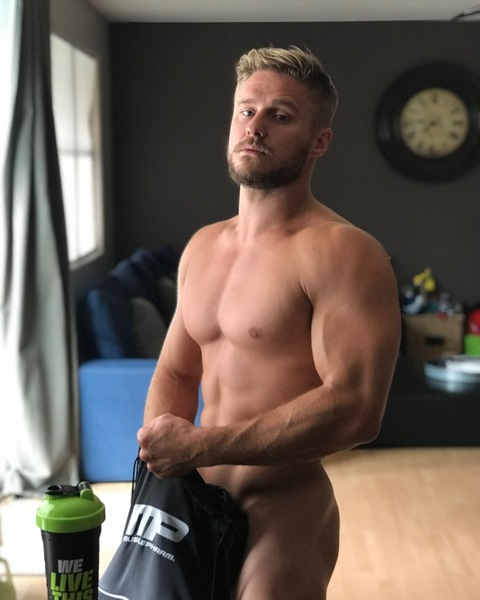 Image d'en-tête OnlyFans wayne_skiv04_