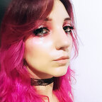 OnlyFansのプロフィール写真weird_giada