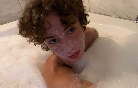 Gambar header OnlyFans xalexadamsx