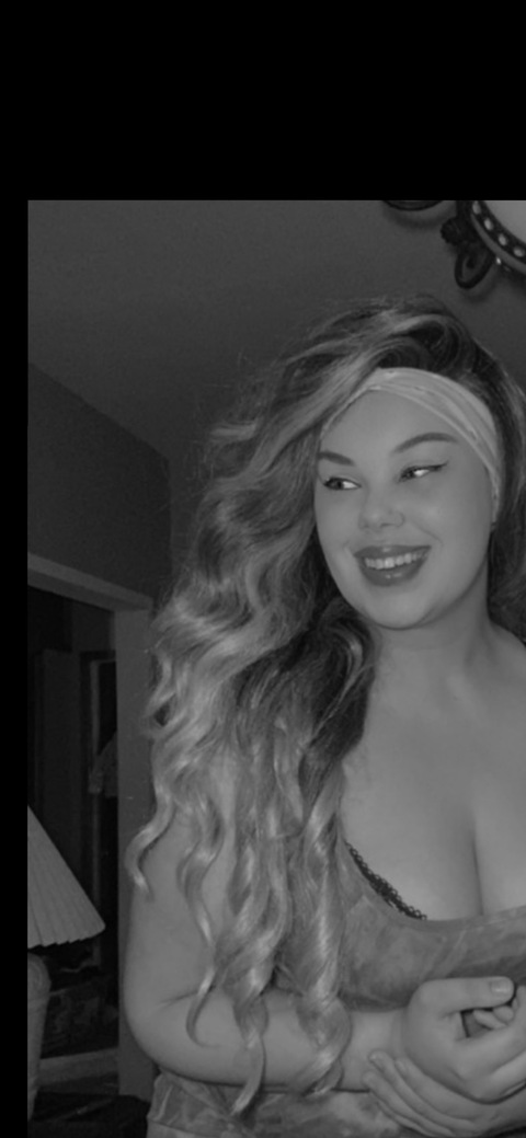 OnlyFans üst resmi xobuttercup23