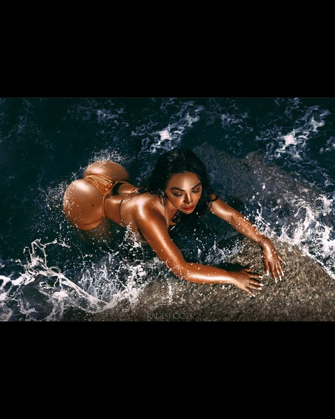 OnlyFans हेडर तस्वीर xoticesmeralda