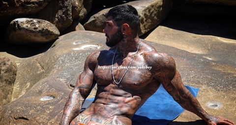 OnlyFans 헤더 사진 yakiboy