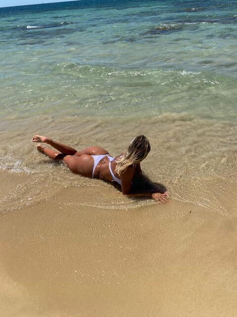 OnlyFans 헤더 사진 ylenia_only