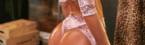 Снимка на заглавие на OnlyFans your_girlxoxo