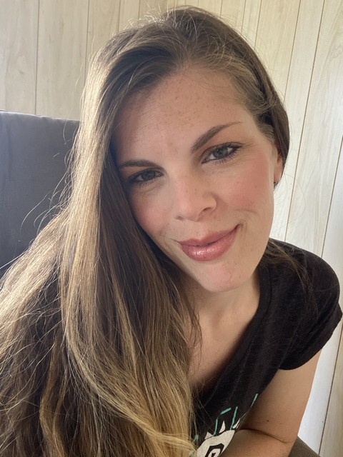 Снимка на заглавие на OnlyFans yourfavoritefarmgirl