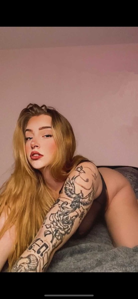 Снимка на заглавие на OnlyFans yourwildestdreamxo