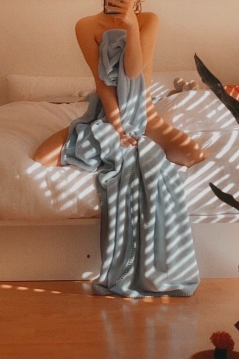 OnlyFans header picture zoegrey69