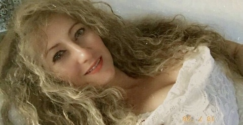 OnlyFansヘッダー写真 zoja-aegerter